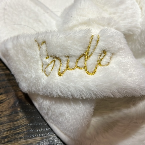 Bride fuzzy slippers - Picture 3 of 3